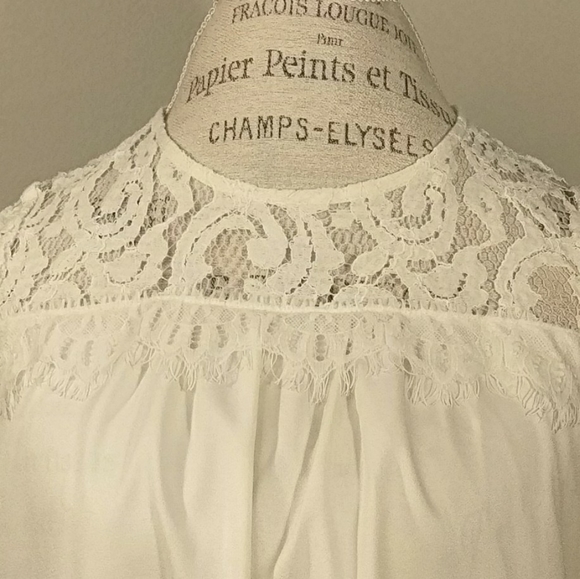 Lace detail cream short sleeve blouse - Picture 3 of 7